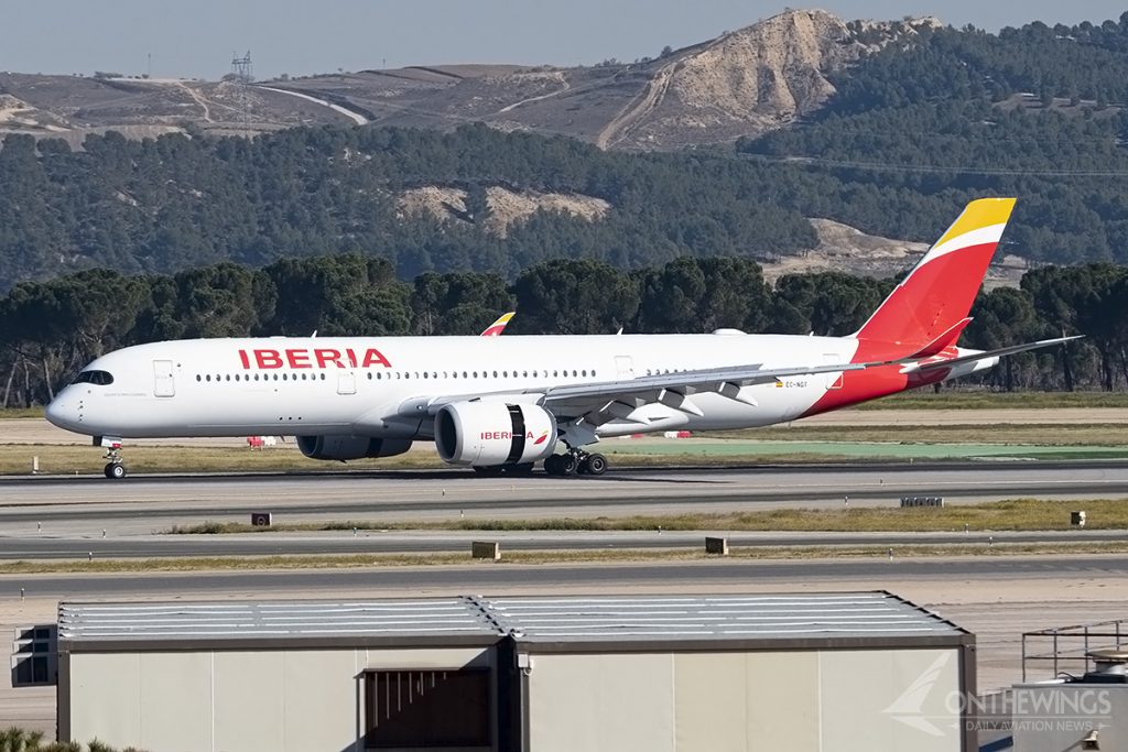 A350 de Iberia aterrizando en Madrid