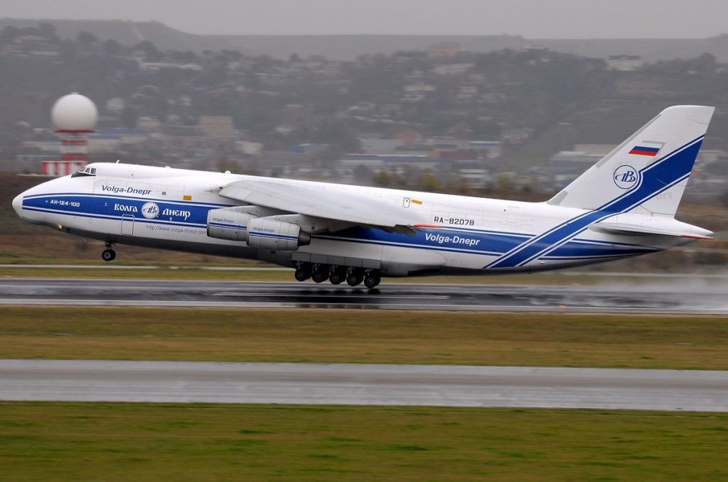 El AN-124 incautado despegando en Madrid hace años. Foto: Alberto González