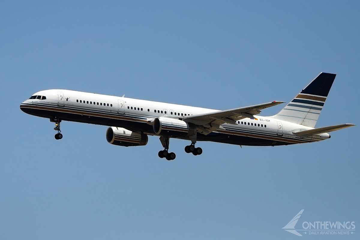 El B757 EC-ISY de Privilege Style aterrizando.