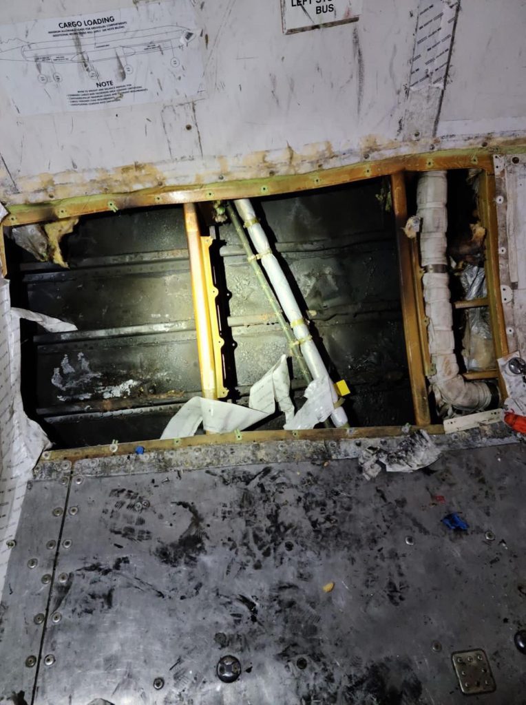 Daños en el interior del fuselaje del B777