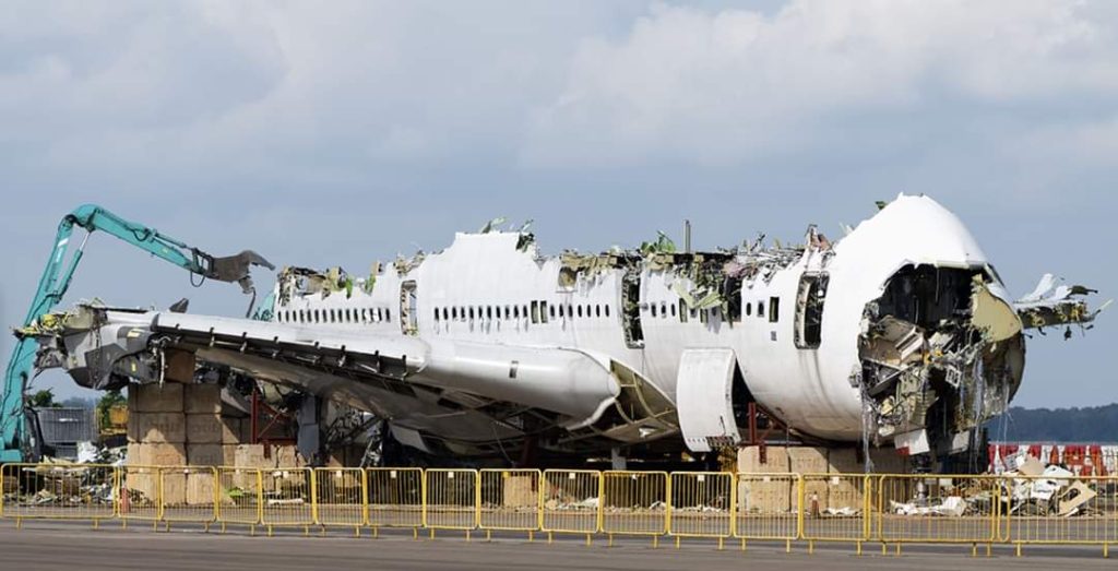 Un Airbus A380 siendo desguazado.