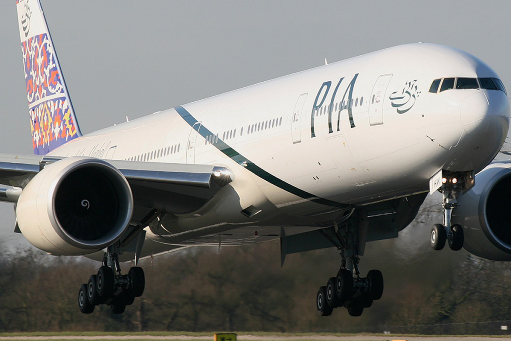 Boeing B777-300ER de PIA aterrizando. Foto: Dale Coleman