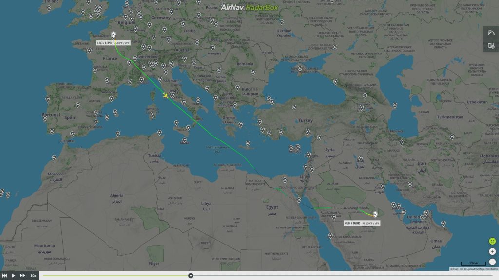 Ruta de vuelo del Boeing B747 entre el aeropuerto de París - Le Bourget y Riyadh con Neymar a bordo.