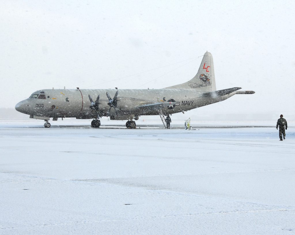 Los antiguos P-3 Orion a los que están sustituyendo los P-8 Poseidon.