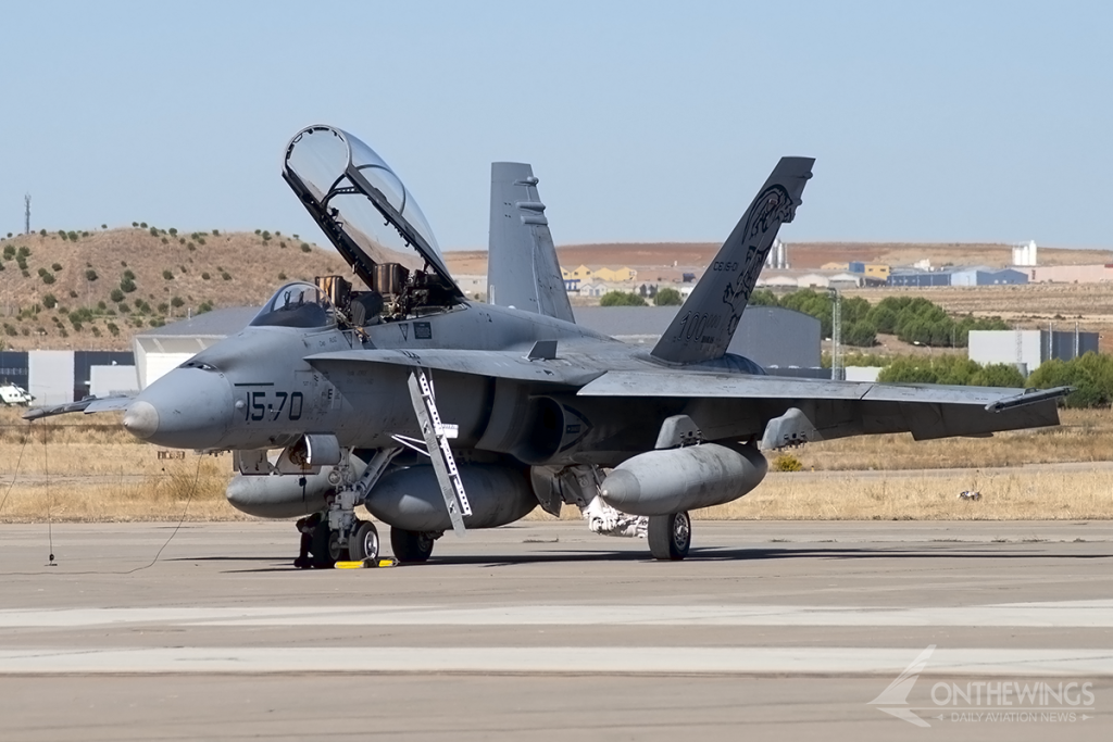 F18 del Ala15 en la plataforma de Torrejón de Ardoz