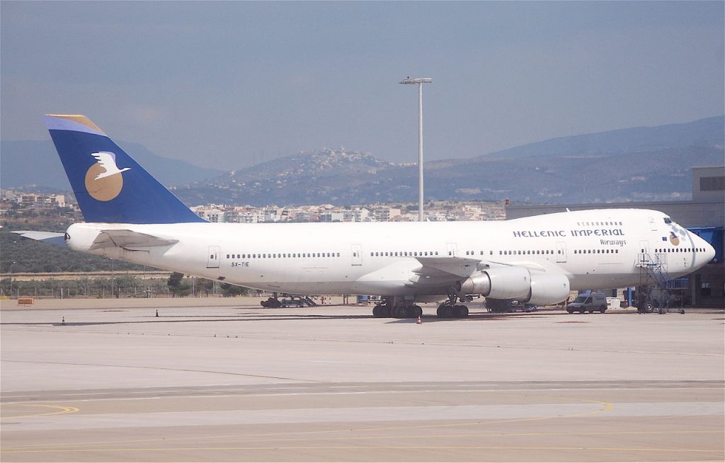 El antiguo EC-IUA volando para Hellenic Imperial Airways en una de las últimas fotos antes de ser enviado a Marana Pinal Airpark para ser desguazado.