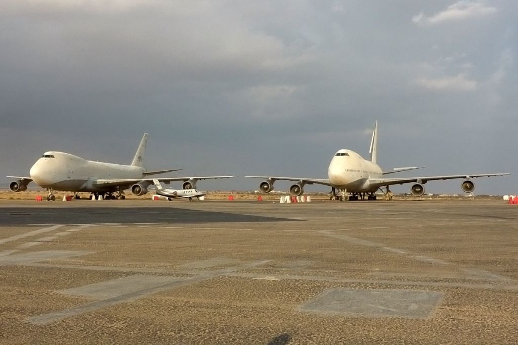 Dos Boeing B747 de Iraq en el aeropuerto de Túnez.