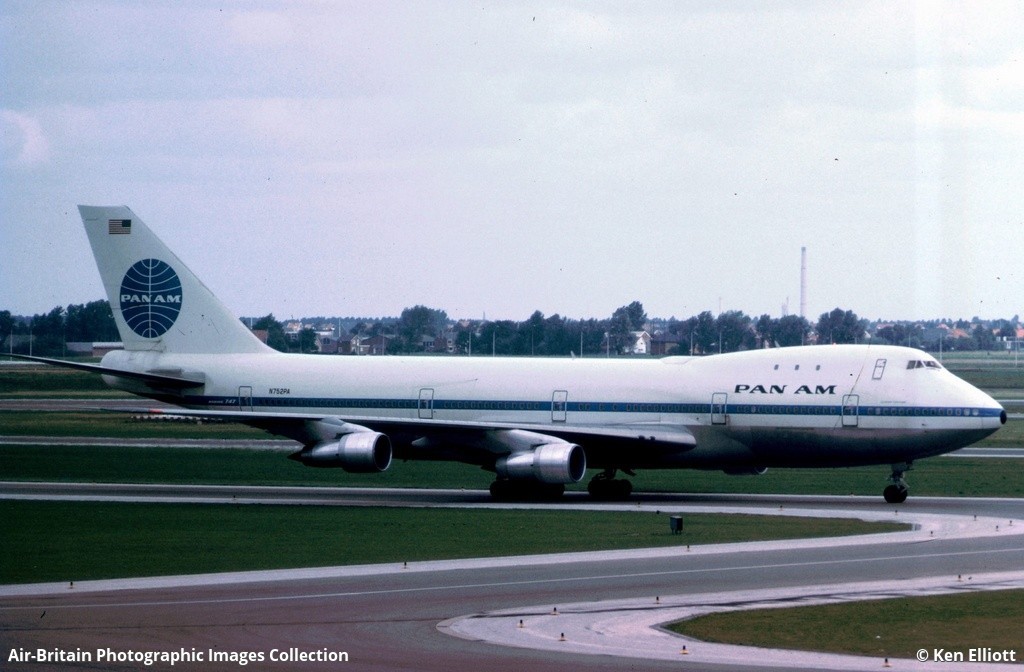 El Boeing 747-100 de Pan Am con matrícula N752PA fue explotado en El Cairo. En la foto, en el aeropuerto de Ámsterdam el día de su secuestro.