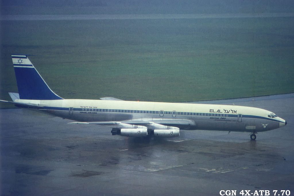 El Boeing 707 con matrícula 4X-ATB (en la imágen) fue el único que se pudo salvar.