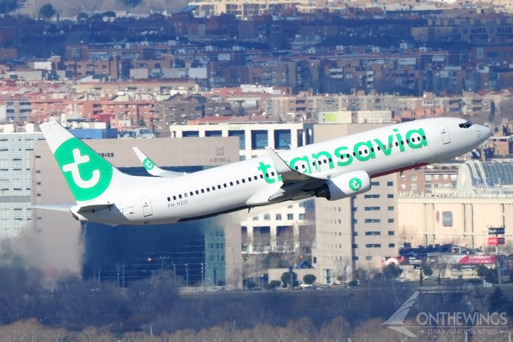 Un 737-800 de Transavia Países Bajos despegando
