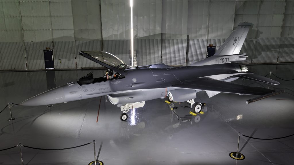 El primer F-16 Block 70 eslovaco