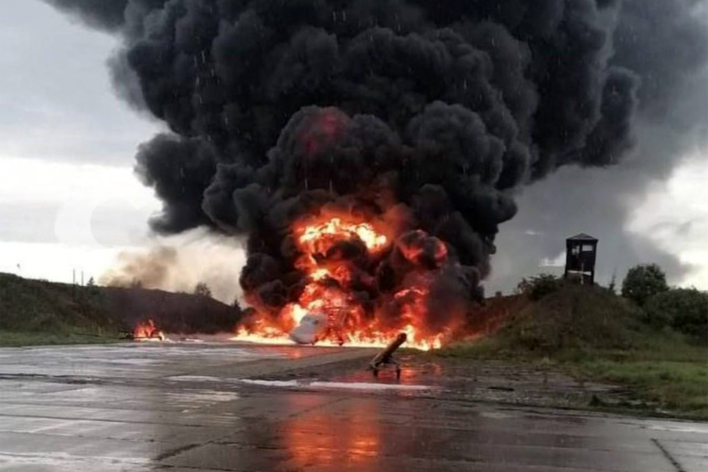 Uno de los bombarderos TU-22M3 destruido