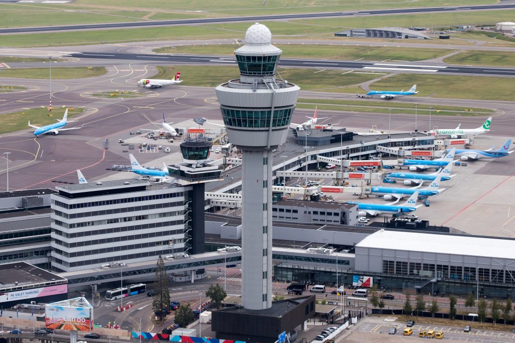 Vista aérea del aeropuerto de Schiphol, en Ámsterdam.