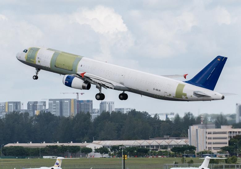 En la foto, el primer A321P2F del mundo, como los que incorporará Swiftair