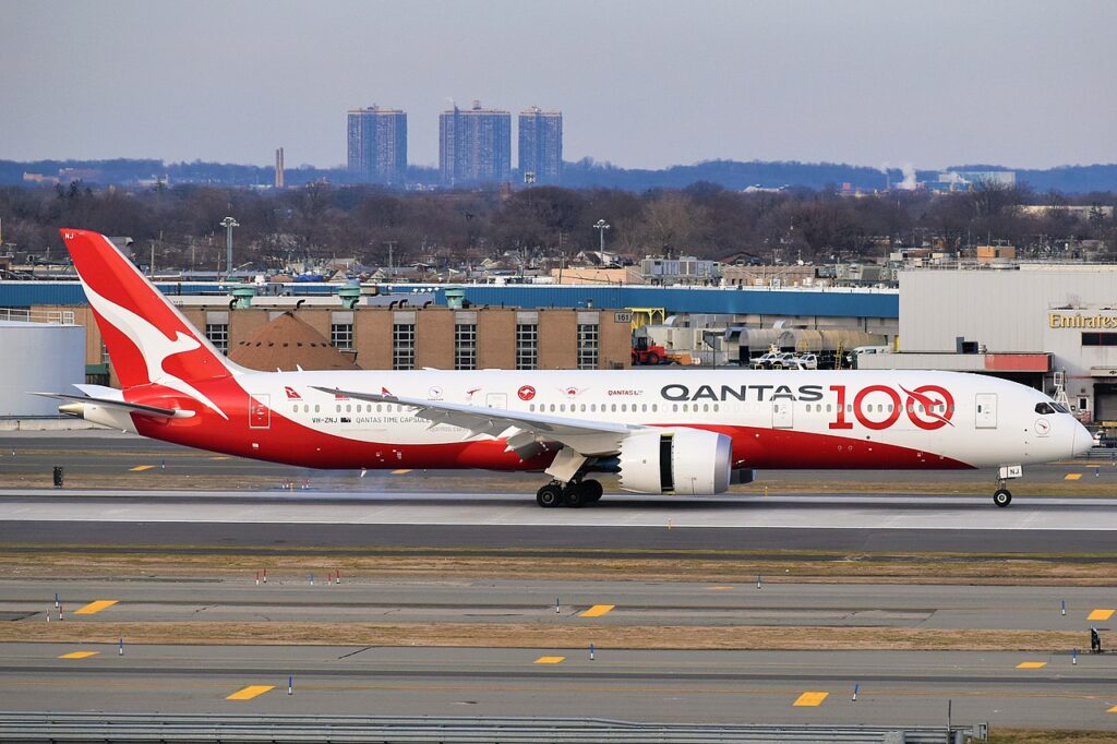 Uno de los Boeing 787-9 de Qantas aterrizando en el aeropuerto JFK de Nueva York. Foto: Adam Moreira