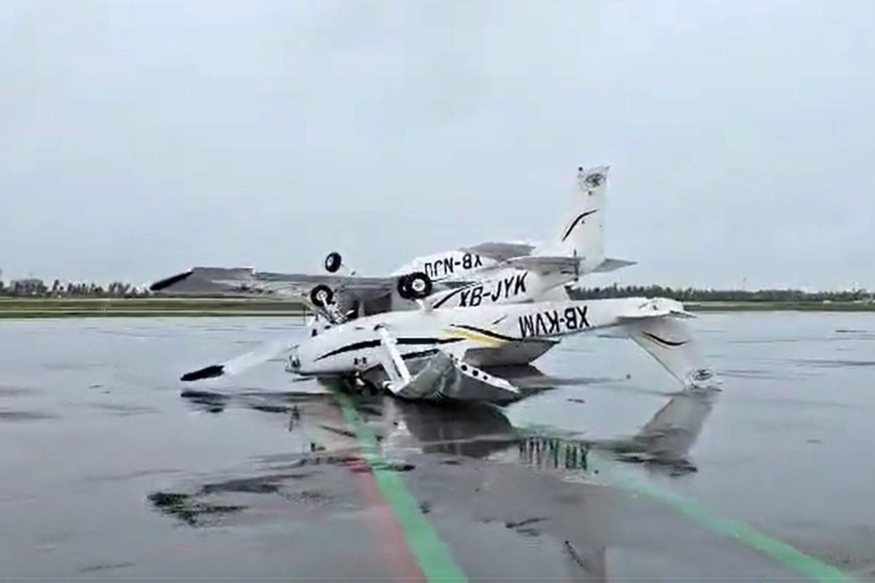 Estado en el que han quedado tres de los aviones que estaban en el aeropuerto de Acapulco