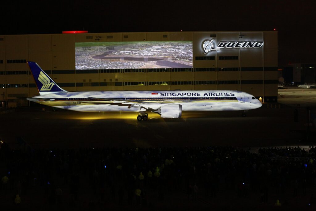 Singapore Airlines ha sido el cliente de lanzamiento del 787-10, con el primer pedido realizado en 2013 y la primera entrega en 2018. En la foto, el evento de entrega de la primera unidad en Charleston. Foto: Boeing.
