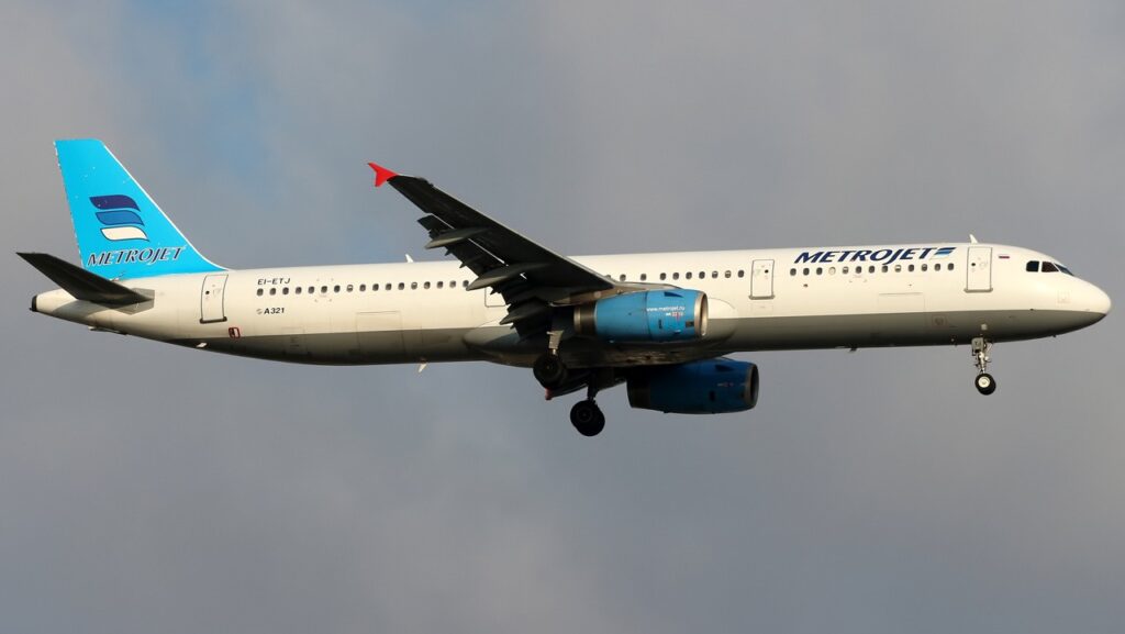 El Airbus A321 de Metrojet que sufrió el atentado en pleno vuelo. Foto: Mehmet Mustafa Celik