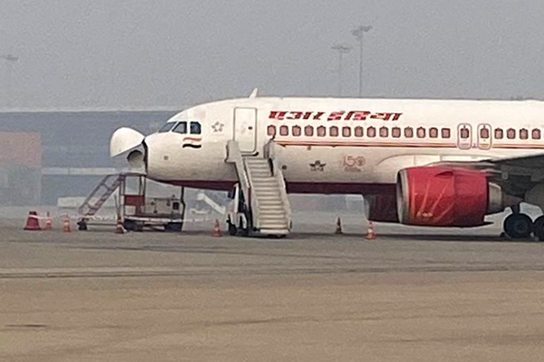 El Airbus A320NEO de Air India quedó precintado tras el accidente. Foto: Mission AME Graduation