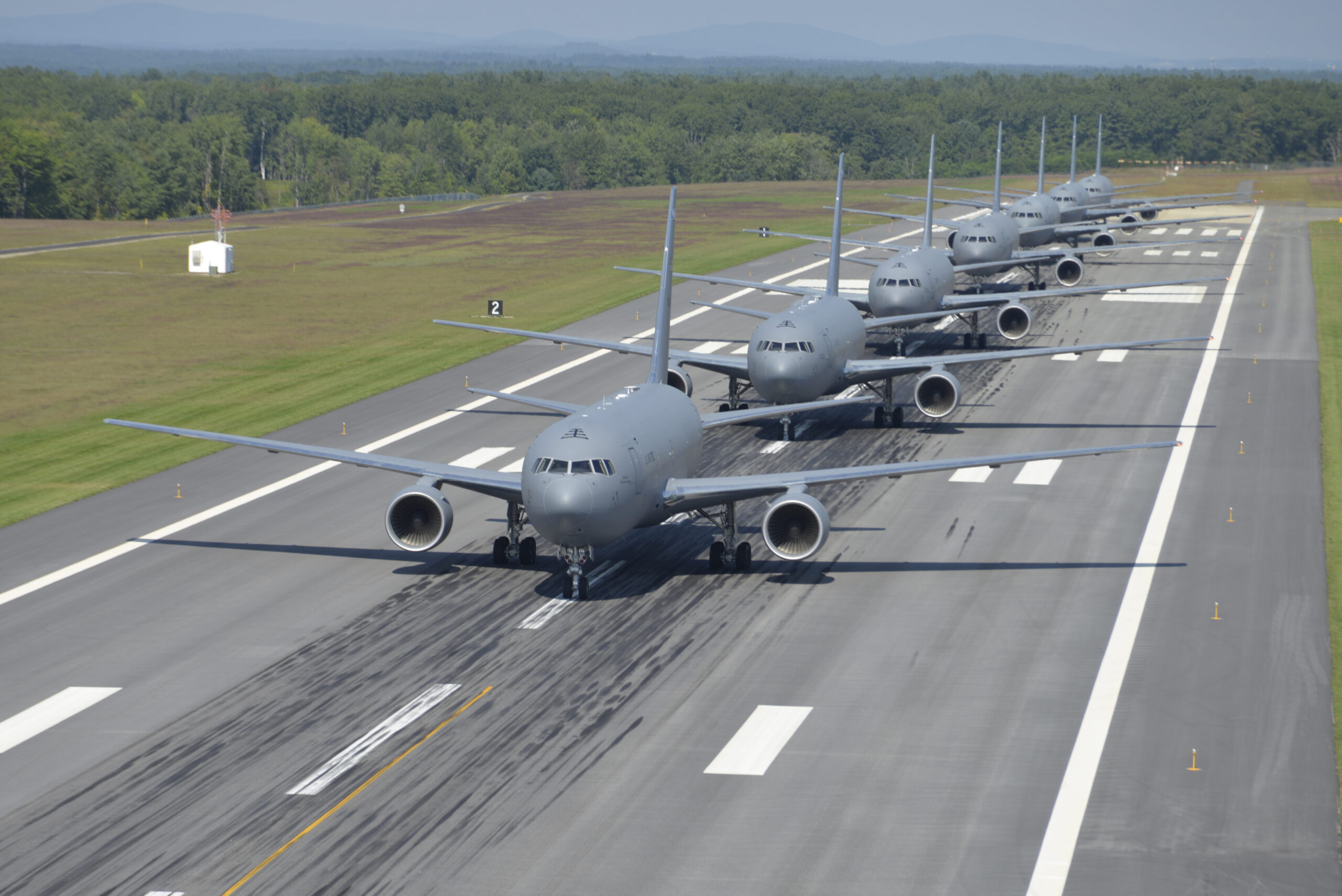 Varios KC-46 del 147th Air Refueling Wing realizando un Elephant Walk en la base aérea Pease de la Guardia Nacional. Foto: Senior Master Sgt. Timm Huffman