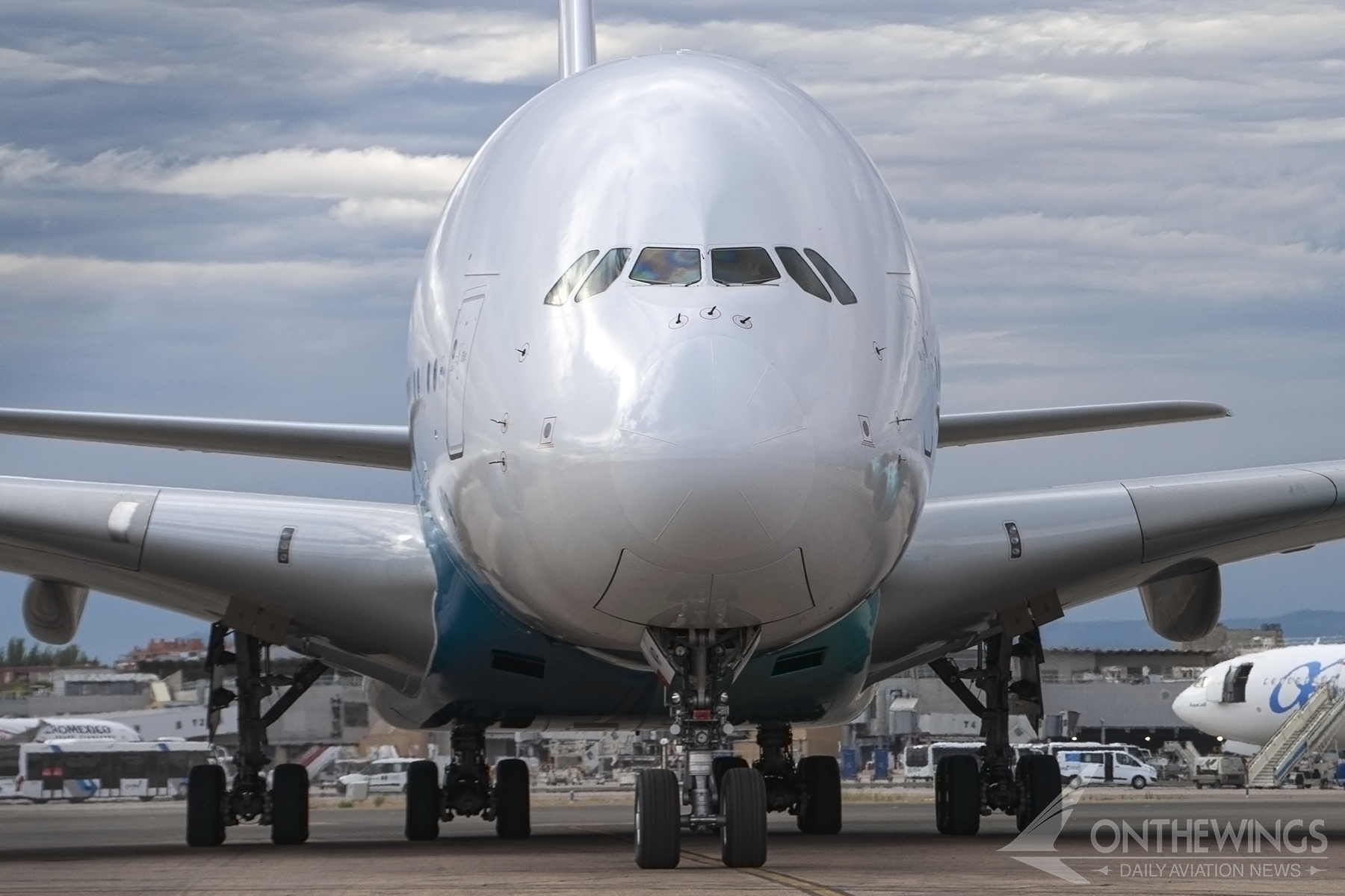 Vista frontal de un Airbus A380