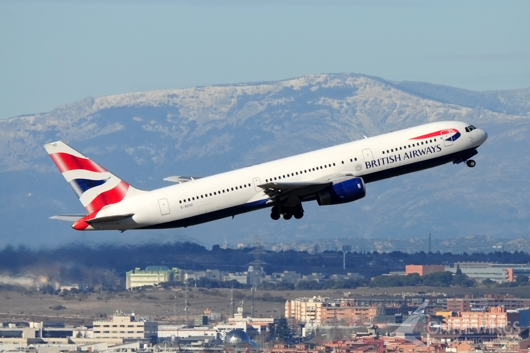 British Airways utilizaba los Boeing 767-300ER para vuelos de larga distancia, pero también para corto radio con alta demanda como en la ruta entre Londres y Madrid.