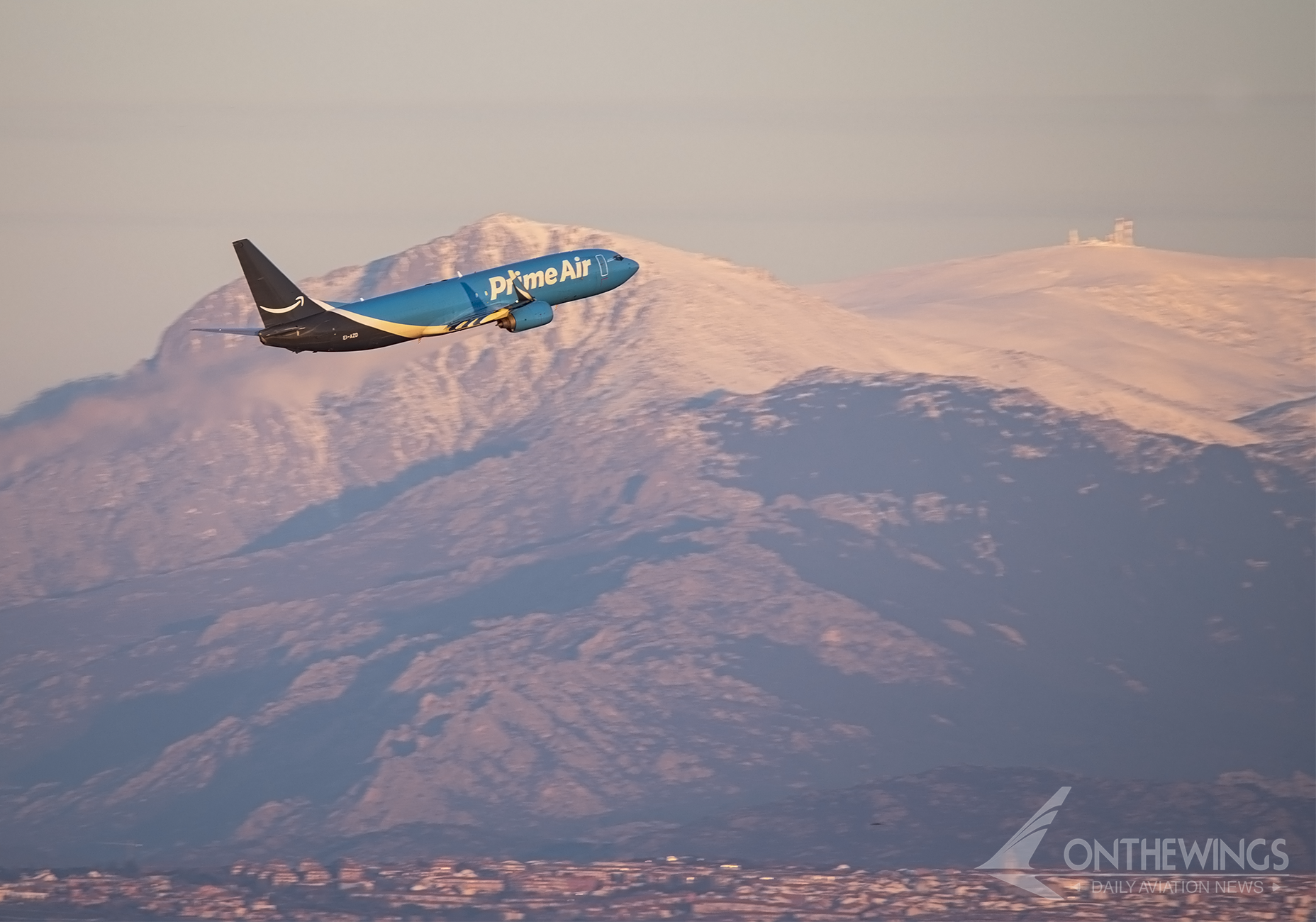 Un Boeing 737-800BCF de Prime Air (operado por ASL Airlines) despegando desde Madrid