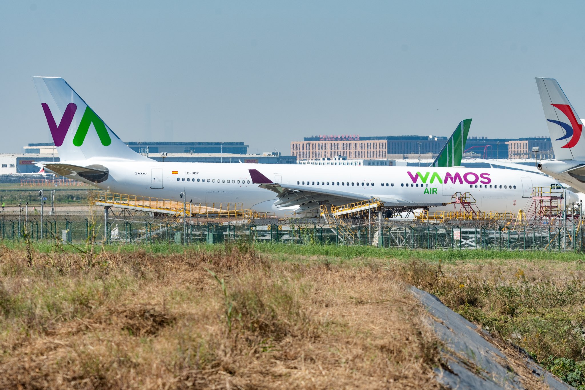 El futuro Airbus A330-200 de Wamos Air visto en Shanghái previo a su entrega. Foto: Jay Lee