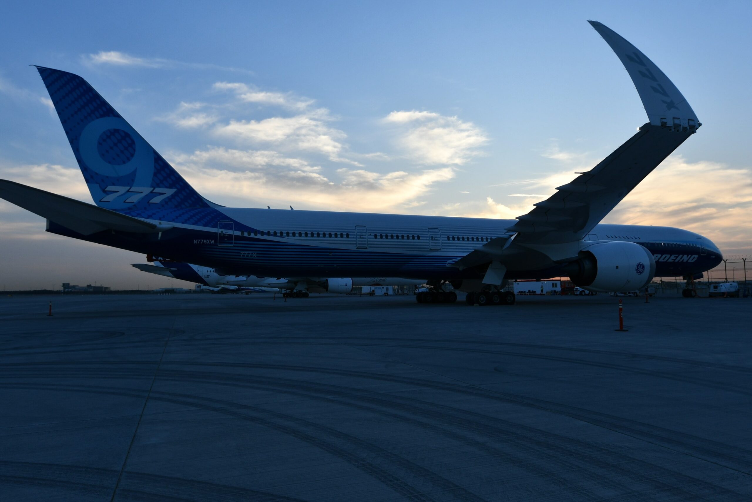 El nuevo 777-9 ha hecho las delicias de los asistentes con su espectáculo en vuelo. Foto: Boeing