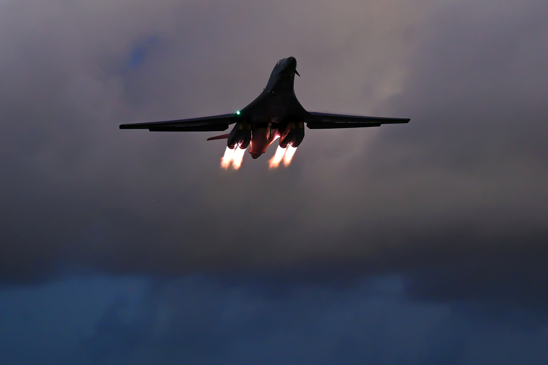 El Rockwell B-1B Lancer realizó su primer vuelo en 1974 y desde entonces ha tenido varias actualizaciones. Foto: Sgt. Ericka A. Woolever / USAF