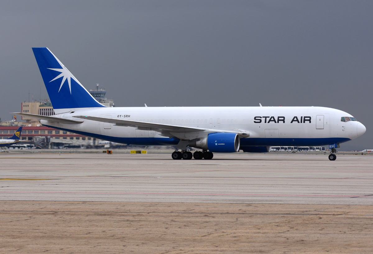 El EC-GHM, rodando de nuevo por Barajas, pero esta vez como OY-SRH para Maersk Air Cargo. Foto: Alberto González Díaz.