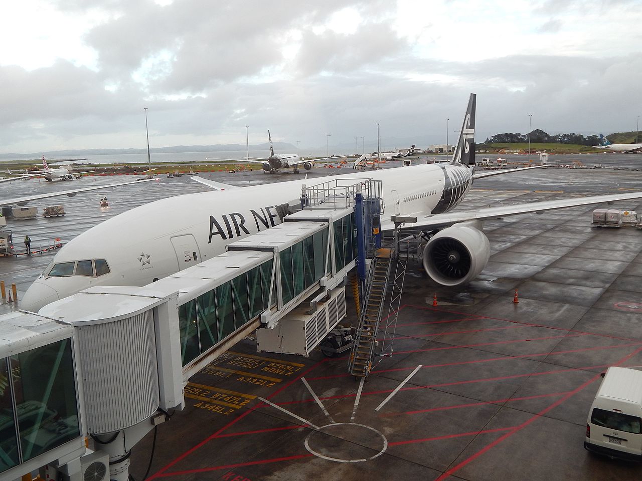 Un Boeing 777-300ER en el aeropuerto de Air New Zealand en Auckland. Foto: G G_NZ