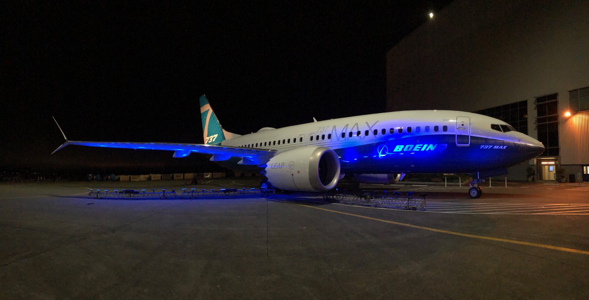 Rollout del primer prototipo del 737 MAX 7. Foto: Boeing